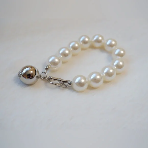 Ashley Pearl Bracelet - Silver - Picture 1 of 2
